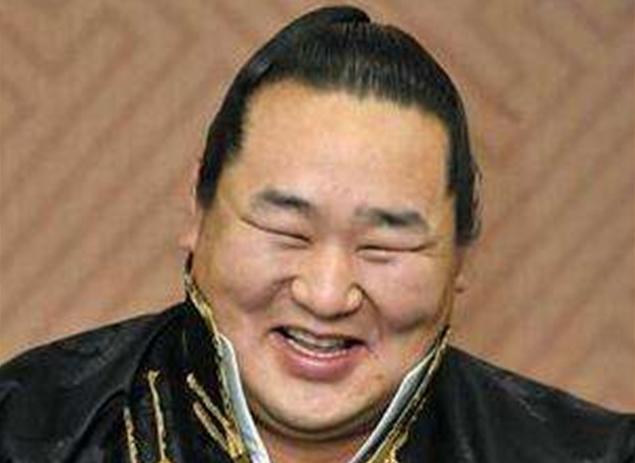 小人物的总统梦：蒙古相扑狠人朝青龙，除了摔跤还有远方