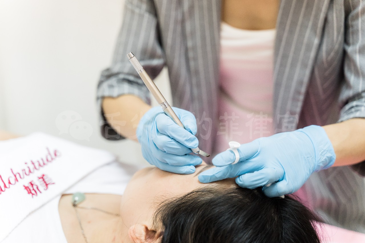 90后美女开了一家美容院,90后美女开直营店