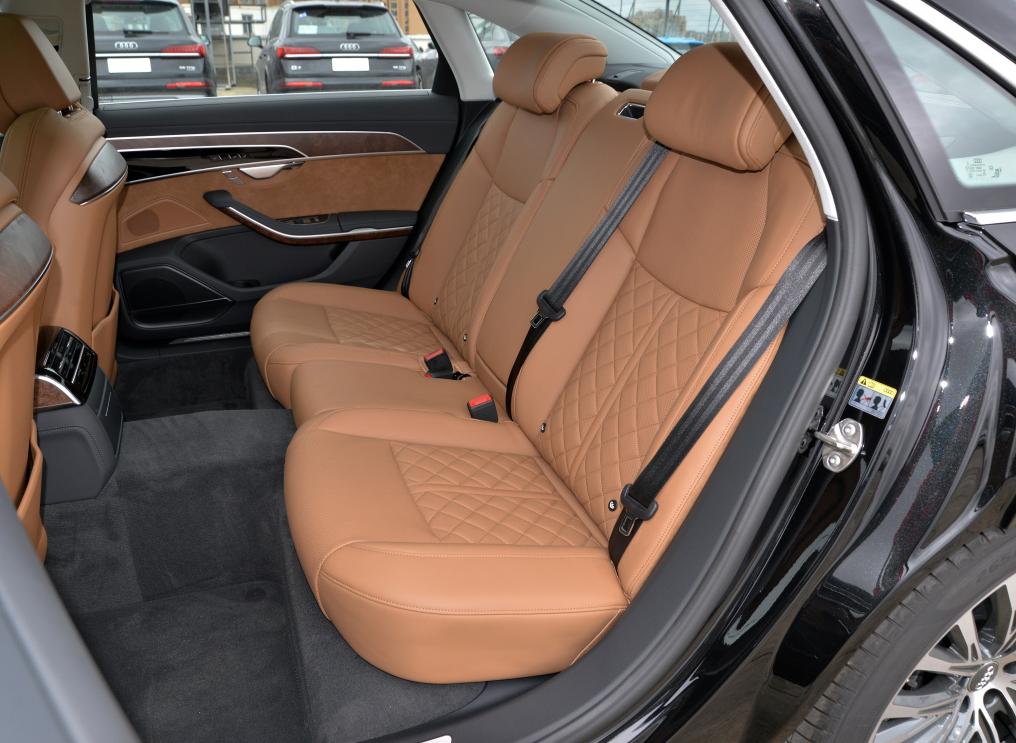 奥迪a8l55tfsi和宝马7系加速,奥迪a850tfsi和55tfsi有什么区别