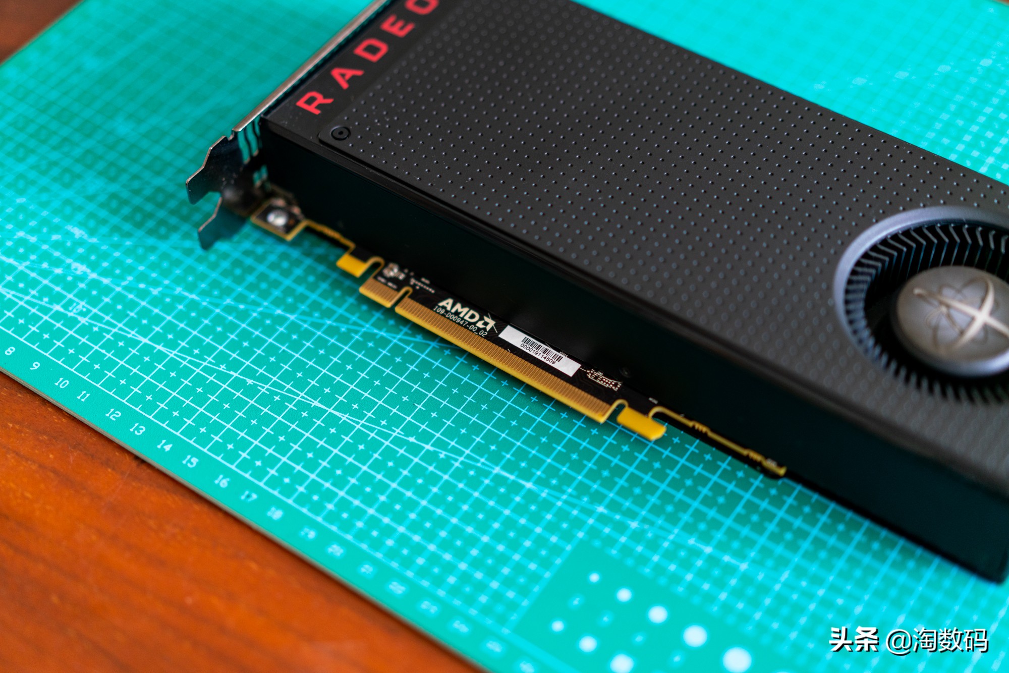 89°C警告：高温燥热一脉相承的AMD涡*公轮**版RX4808GB显示卡