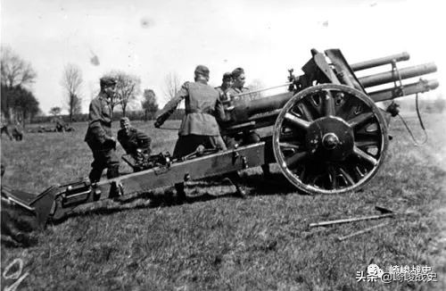 二战德军野蜂式自行火炮,二战德军sfh15榴弹炮