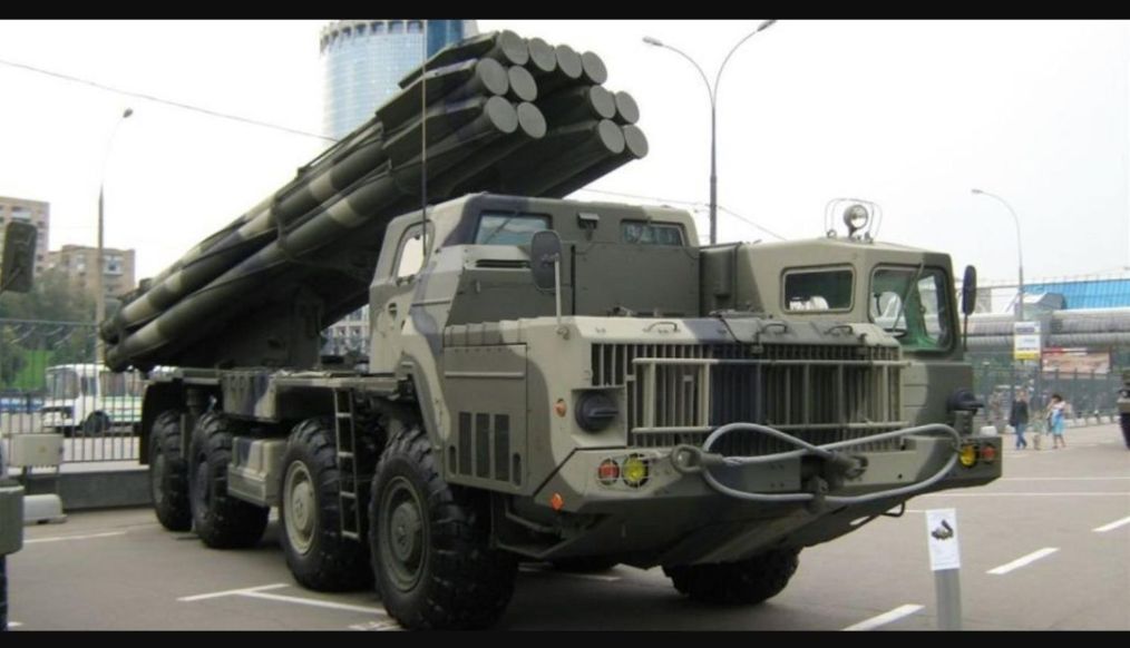 俄罗斯旋风远程火箭弹,俄罗斯远程火箭炮爆炸威力视频