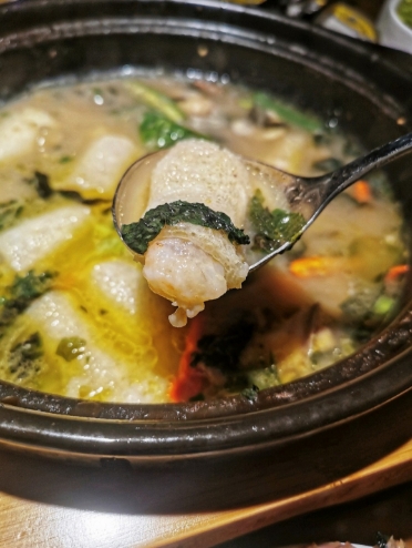 探店深圳烤鸡平湖店,探店网红鸡煲