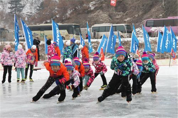 四平叶赫皇家山滑雪场,相约冰雪嘉年华