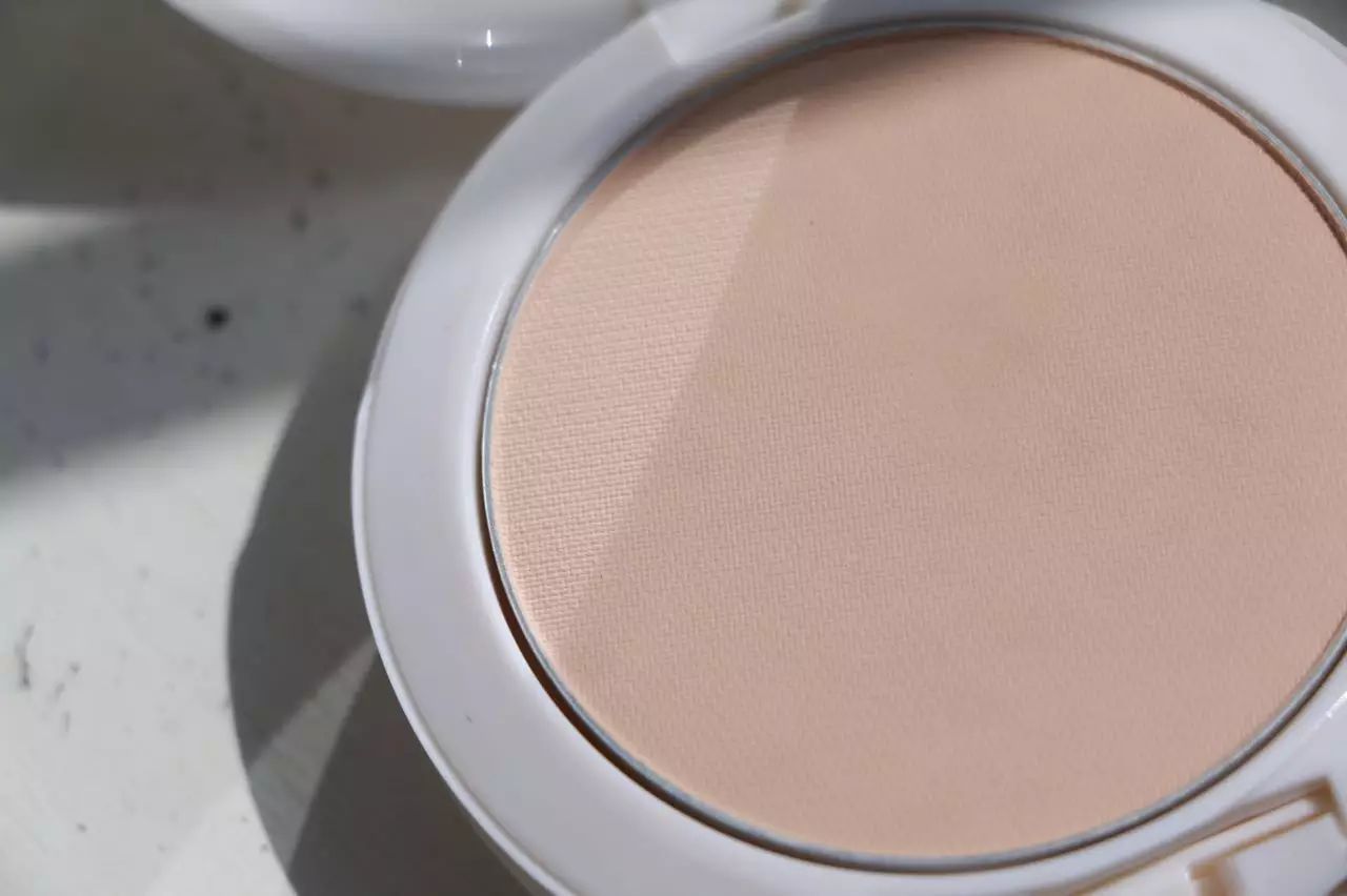 散粉粉饼傻傻分不清你用对了吗,蜜粉散粉区别真假