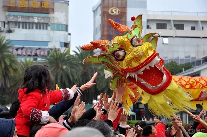 老重庆魔幻舞龙，~唰~唰~唰起来