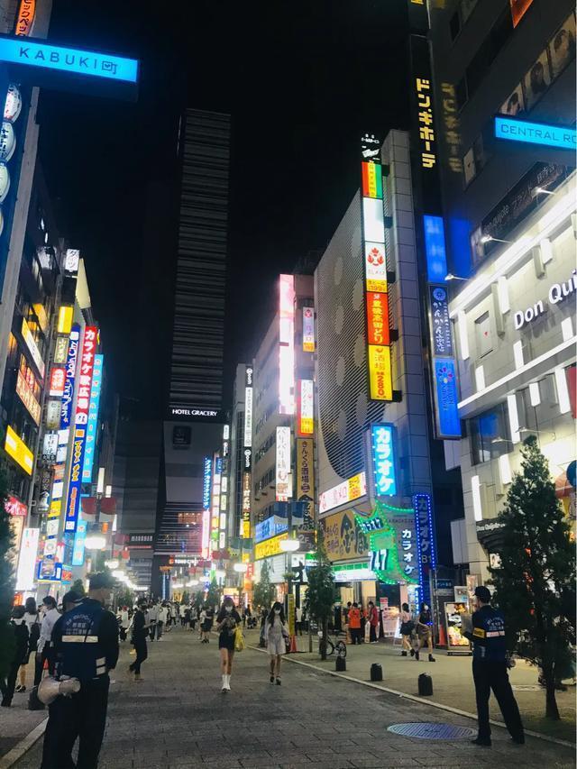 *灯区红**“歌舞伎町”