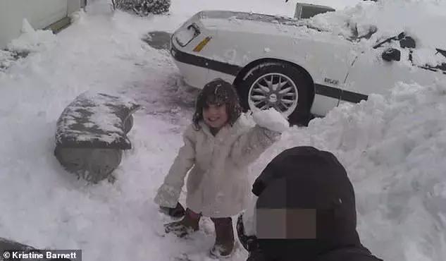 成年女人伪装6岁小萝莉，被好心夫妻领养，多次实施谋杀