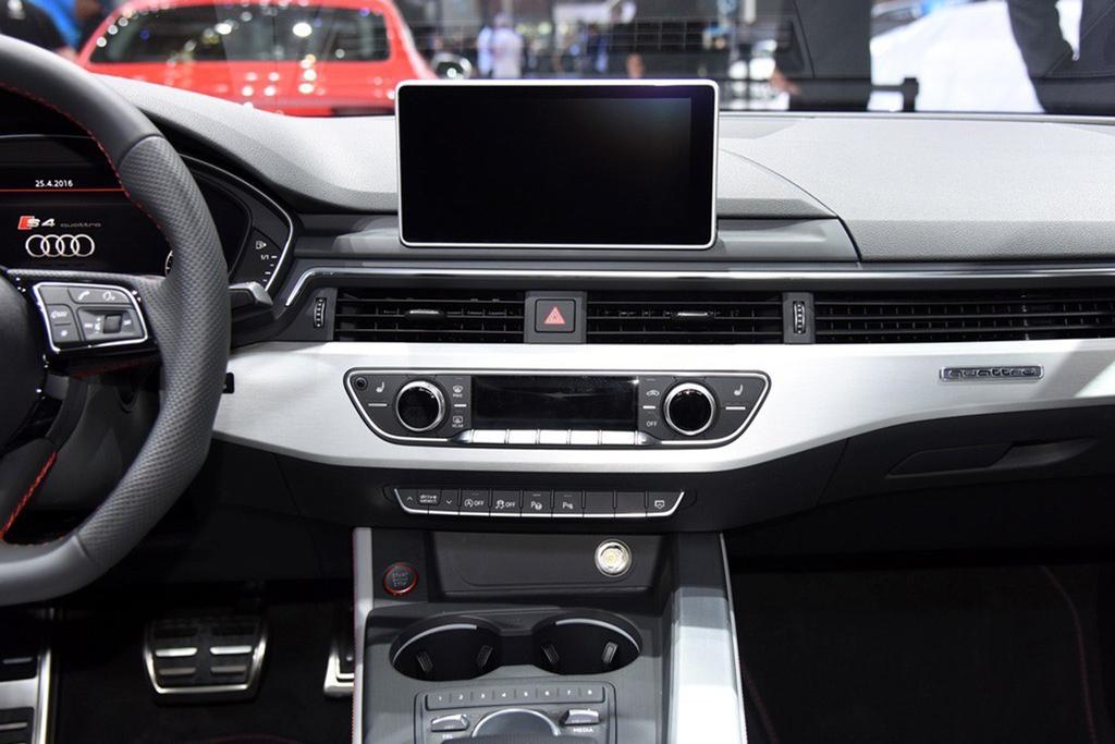 50万以内的性能车，兼顾科技感与舒适性，奥迪S4简评