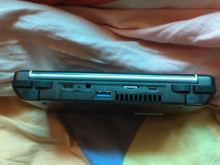 256G固态性能不虚小米，6寸掌机手感不输黑莓，游戏7天真实体验