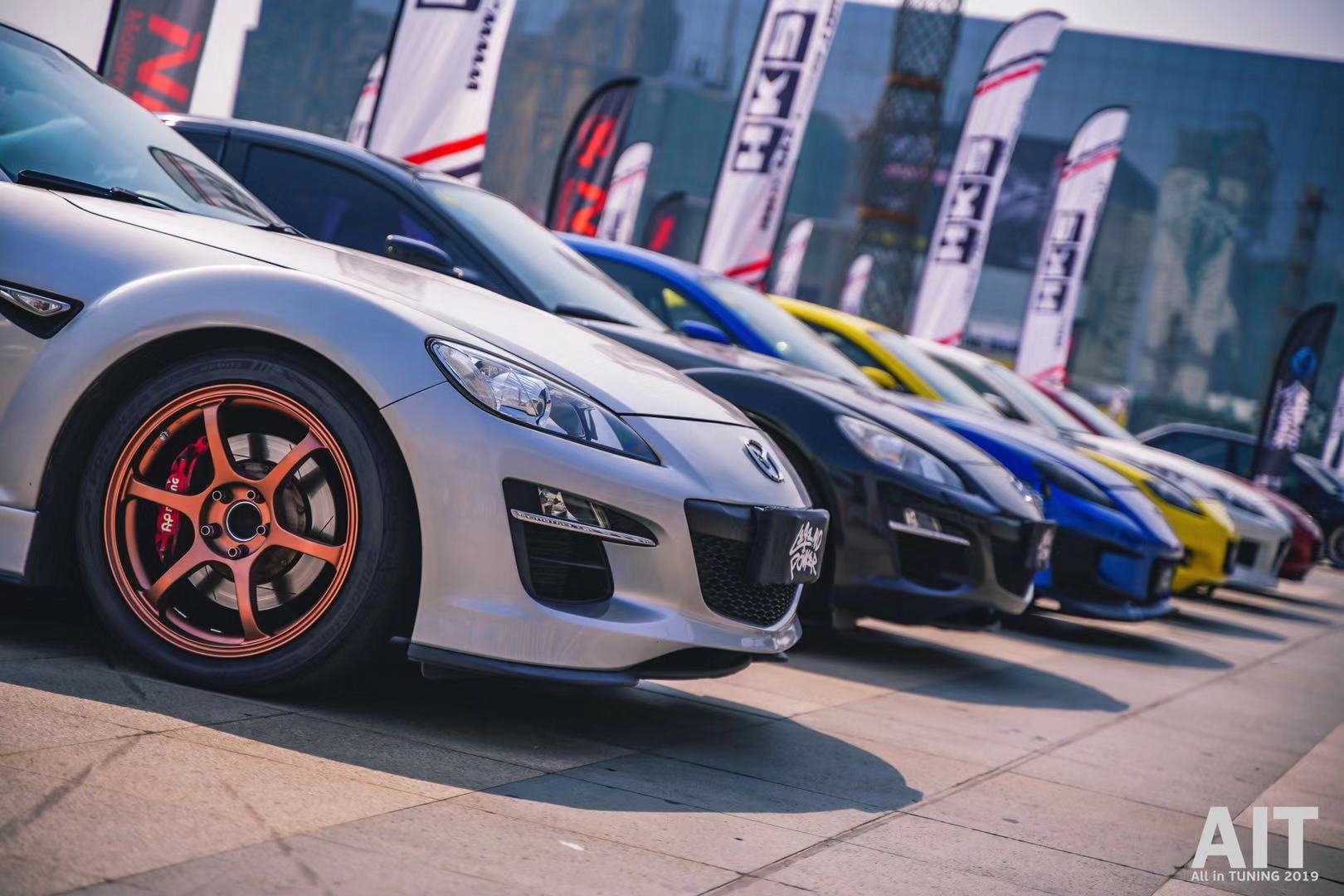 2020ait改装车展模特,2019东莞ait改装车展车模