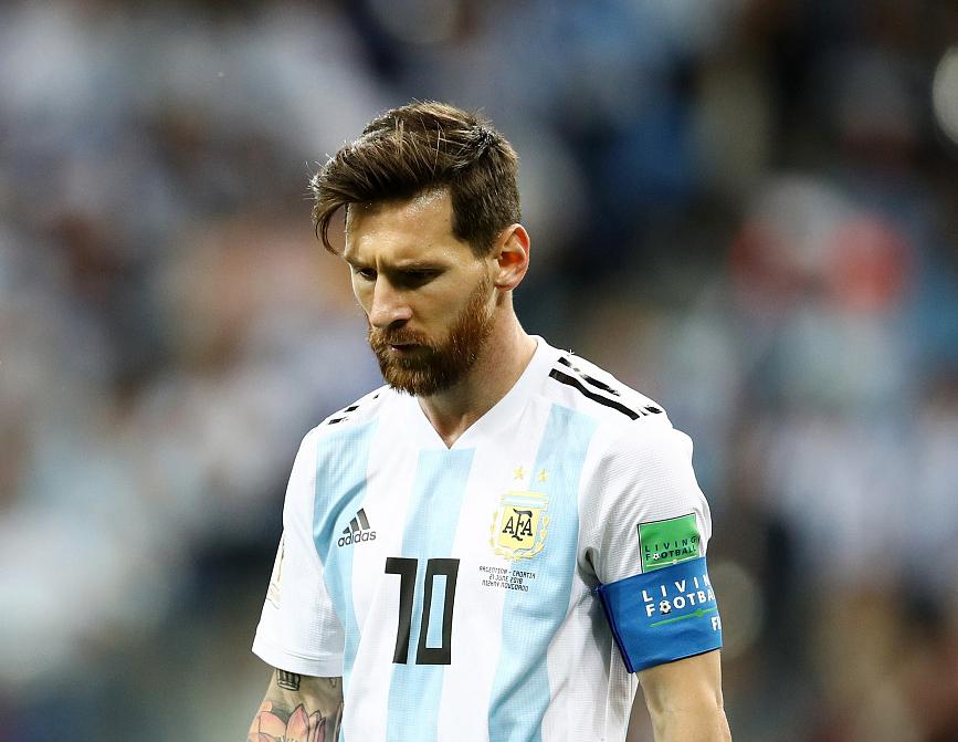 一到关键时刻就跪？梅西*毛老**病又犯球神被打回原形！