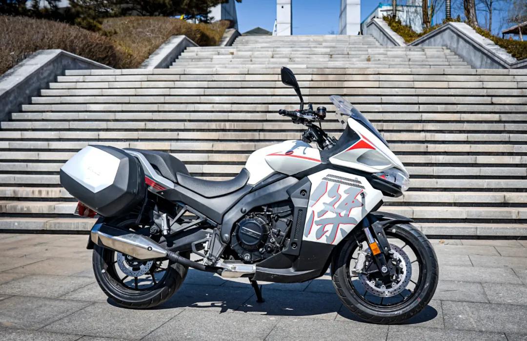 杰迪750跑车测评,杰迪750展车