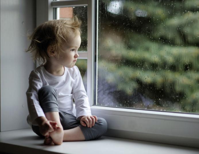 全网眼睛最小宝宝火了，李荣浩都要甘拜下风，网友：芝麻吃多了？