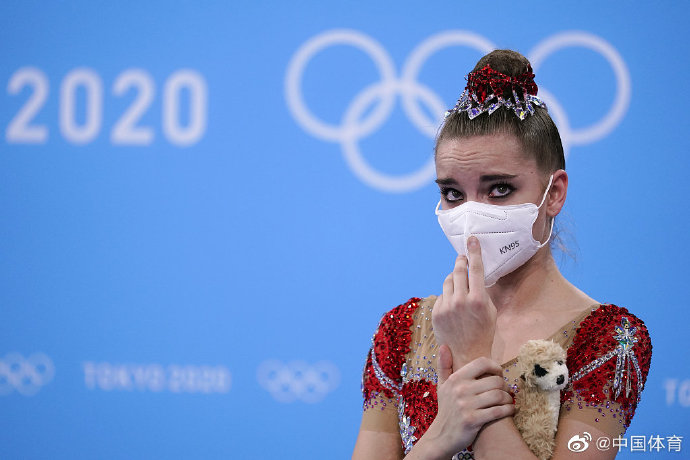 俄罗斯选手遭裁判不公平,俄罗斯艺术体操选手委屈哭