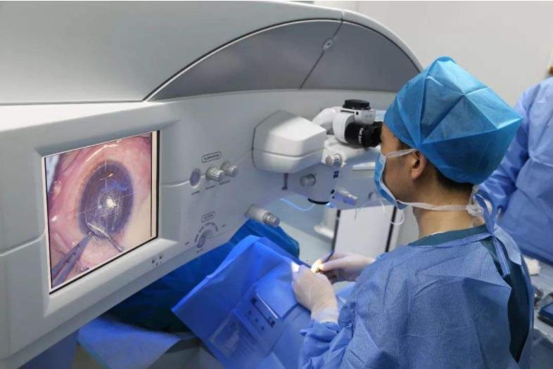 近视太阳镜解决方案,近视戴墨镜的正确方法