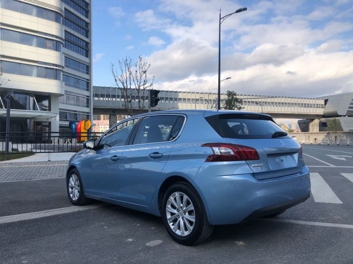 标致308s与高尔夫哪个性价比高,标致308s和高尔夫7对比试驾