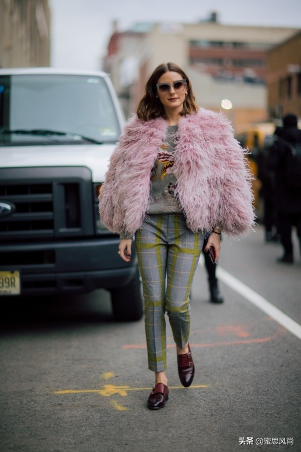 灰色系时髦搭配,高级搭配色系灰色和粉色