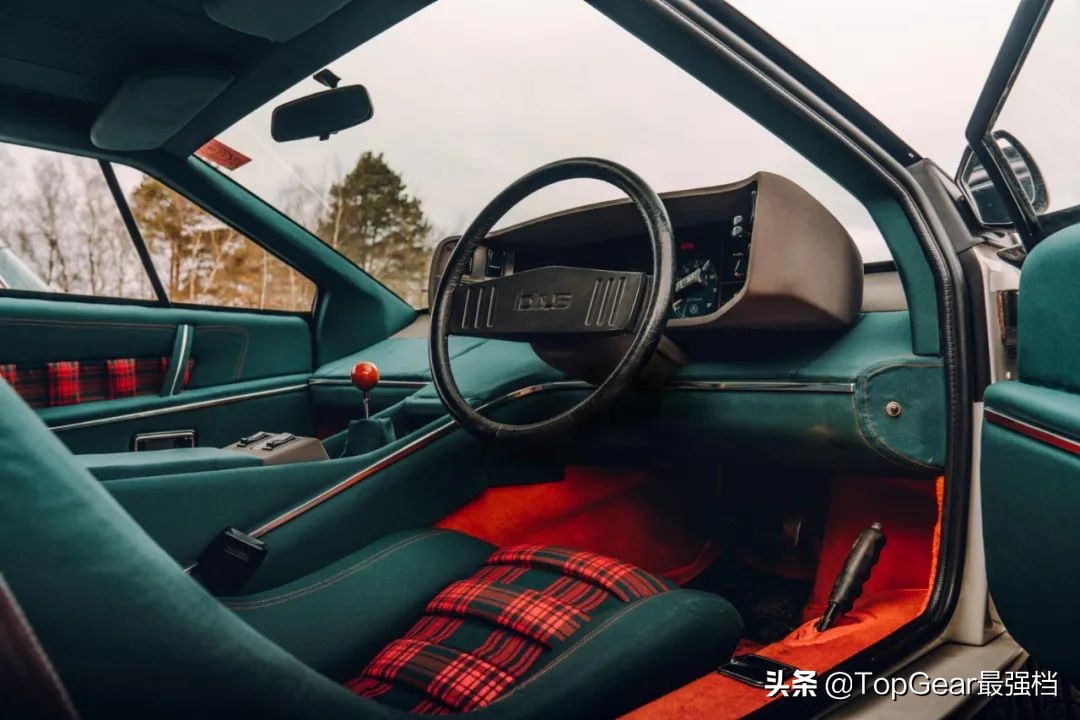 007座驾阿斯顿马丁,邦德路特斯