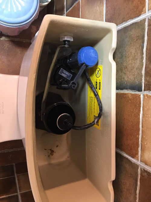 马桶下水慢拿下来,马桶下水缓慢师傅怎么修的