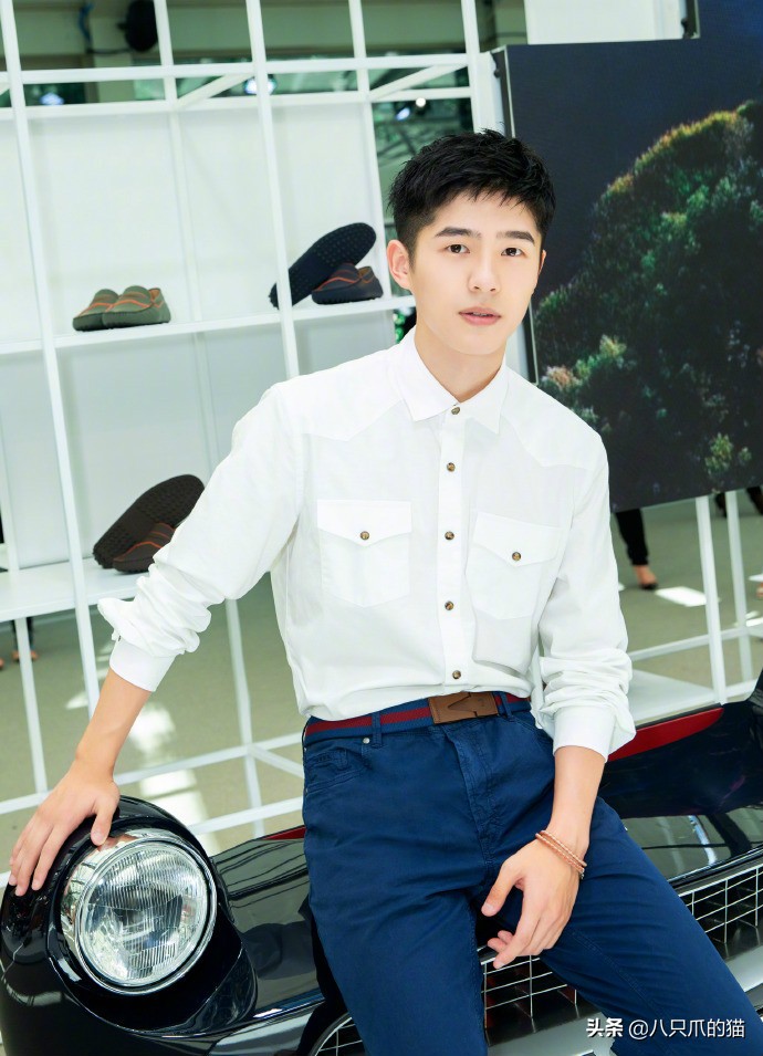 刘昊然彪马鞋子,刘昊然最新款鞋