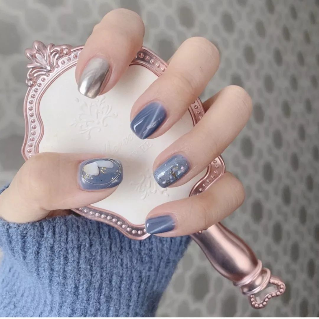 美甲什么颜色显得花哨好看,儿童美甲推荐不花哨