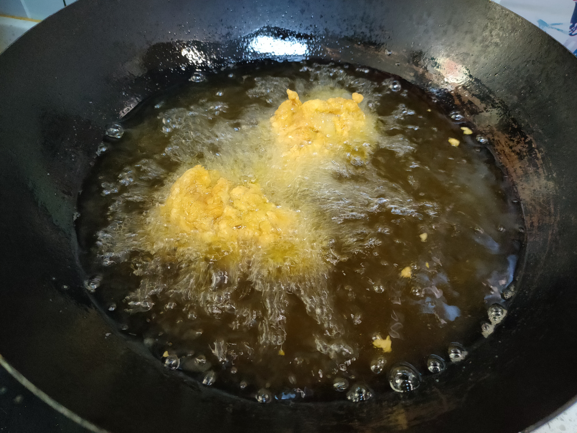 炸鸡店小吃教程,炸鸡怎么外酥里嫩开店配方