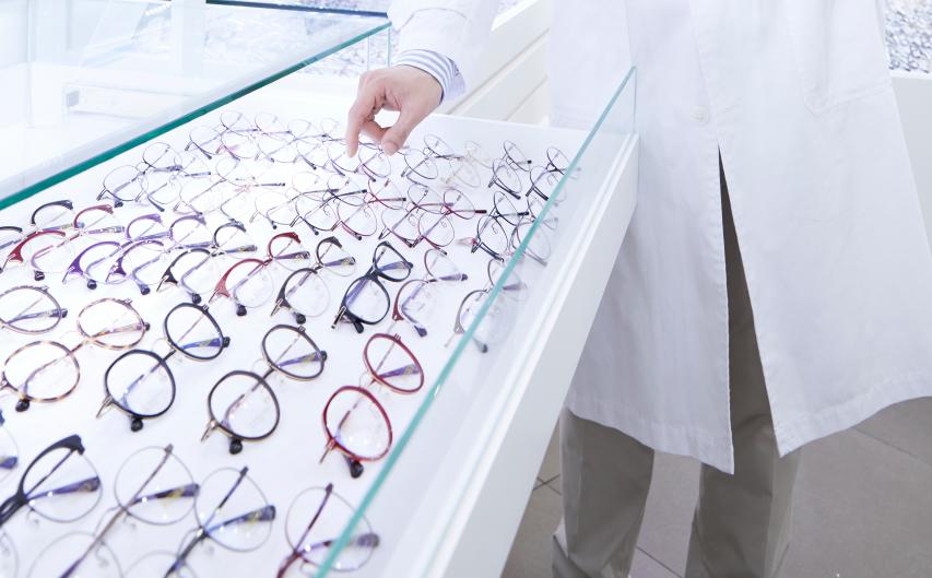 网上配学生近视眼镜哪家比较好,医院验的光可以直接网上配眼镜吗