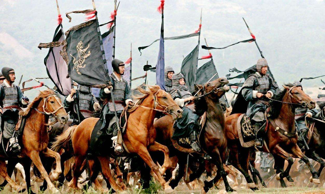 赤壁之战曹操杀了蔡瑁和张允,曹操斩蔡瑁张允是原著第几回