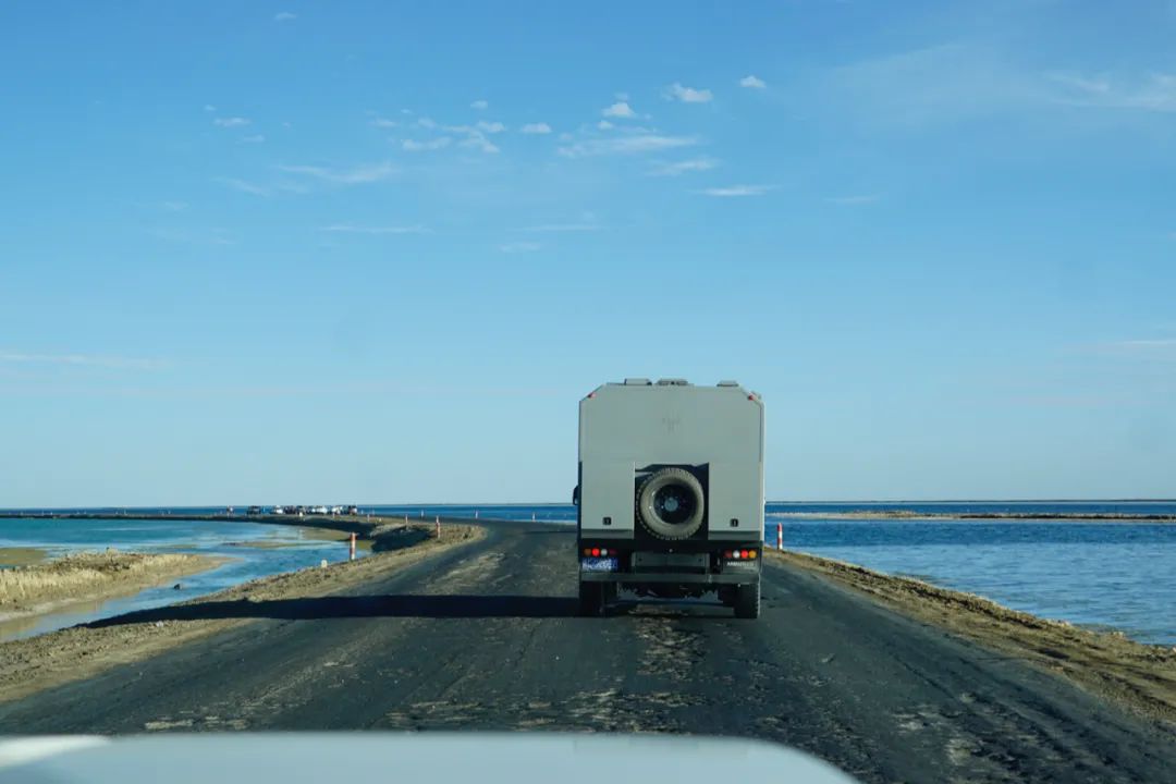 茫崖艾肯泉夏季游攻略,青甘大环线艾肯泉