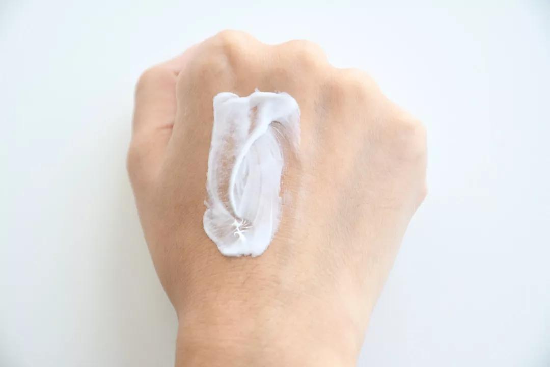 秋冬平价护手霜测评丨没想到，最好用的水蜜桃味只要4块钱？