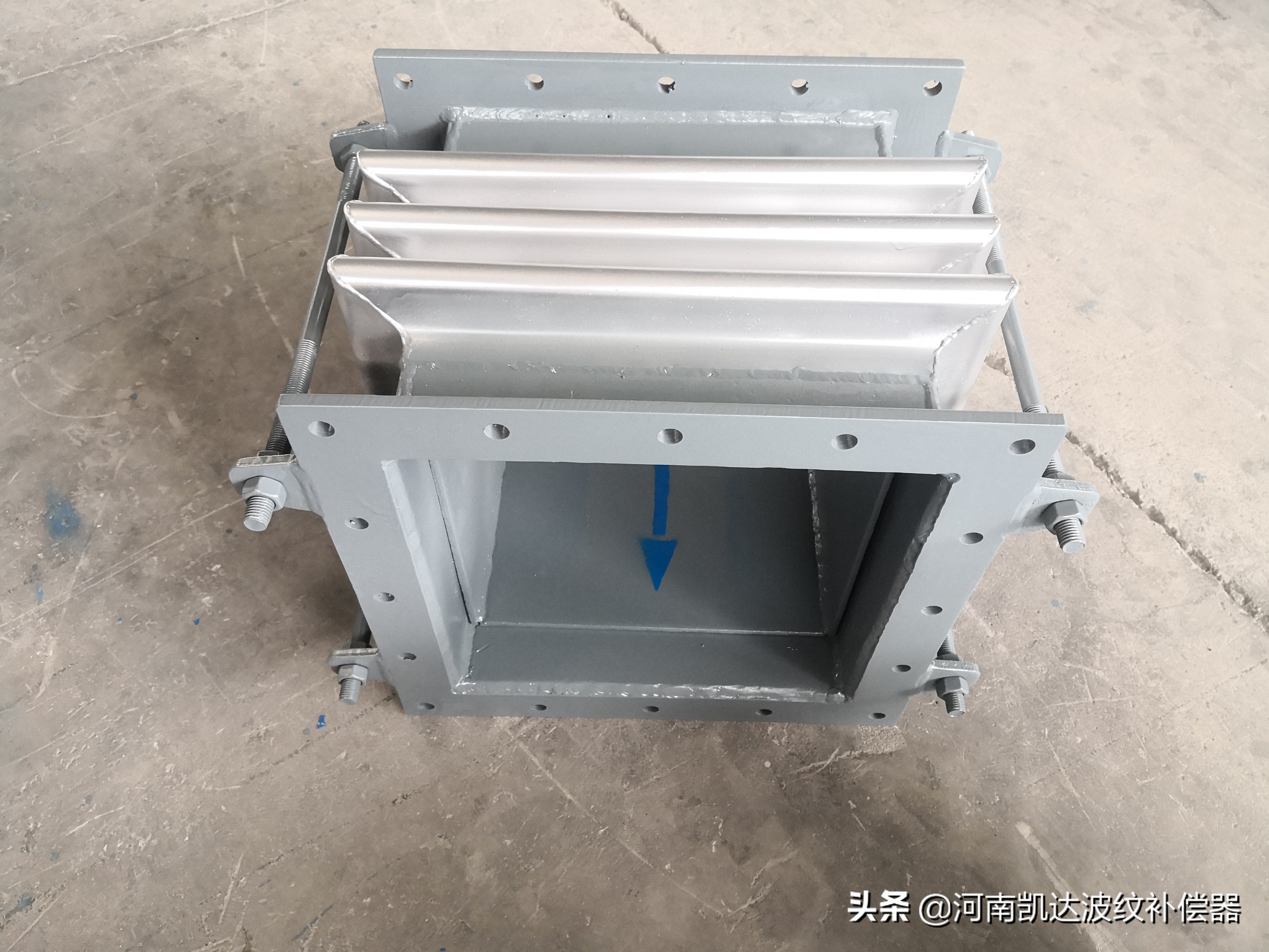 波纹伸缩补偿器,方形不锈钢矩形波纹补偿器