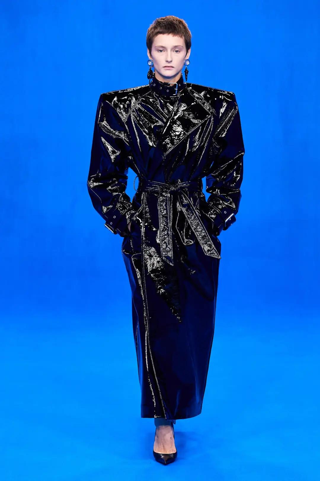 巴黎世家七夕土味广告,巴黎世家的七夕广告真的土爆了吗