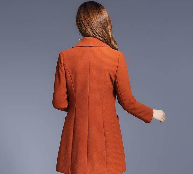 30多岁女性穿哪款大衣显气质,35岁女人大衣推荐