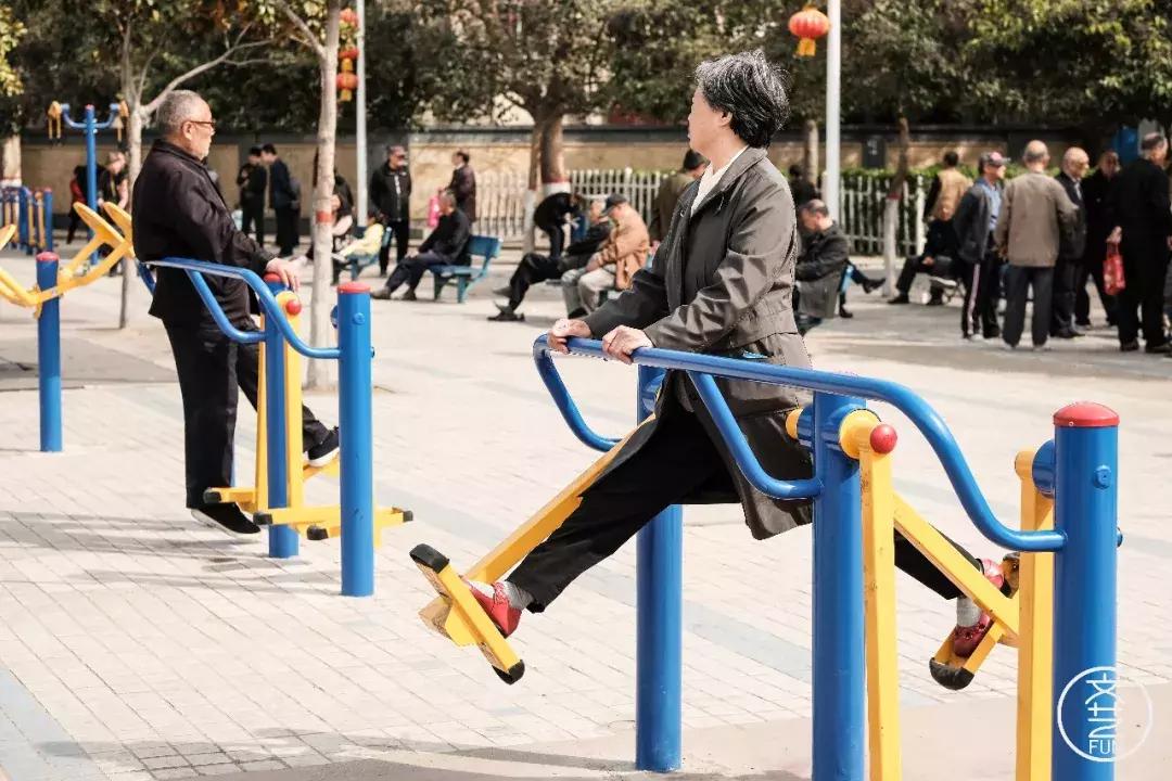 郑州火车头体育场视频,郑州市二七区火车头体育场