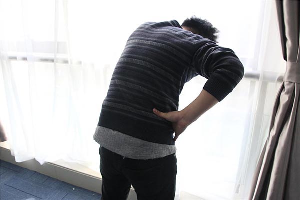 怎样判断腰椎间盘突出很严重,判断腰椎间盘突出的最快方法