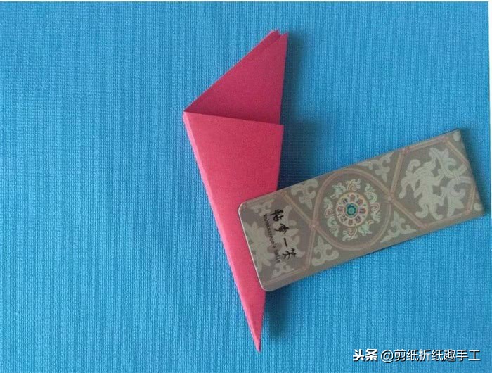 五瓣花窗花的剪纸过程,剪纸教程五瓣心形窗花的剪纸方法