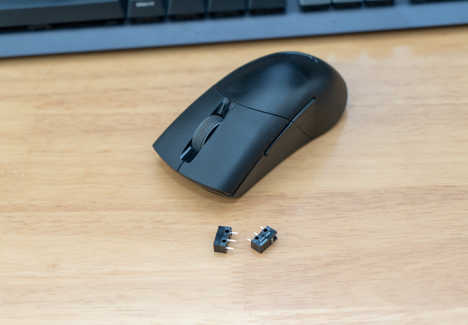 rog月刃无线鼠标,rog鼠标月刃36k开箱