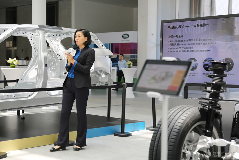 路虎揽胜极光对比同级别bba质量,路虎揽胜极光新一代测评视频