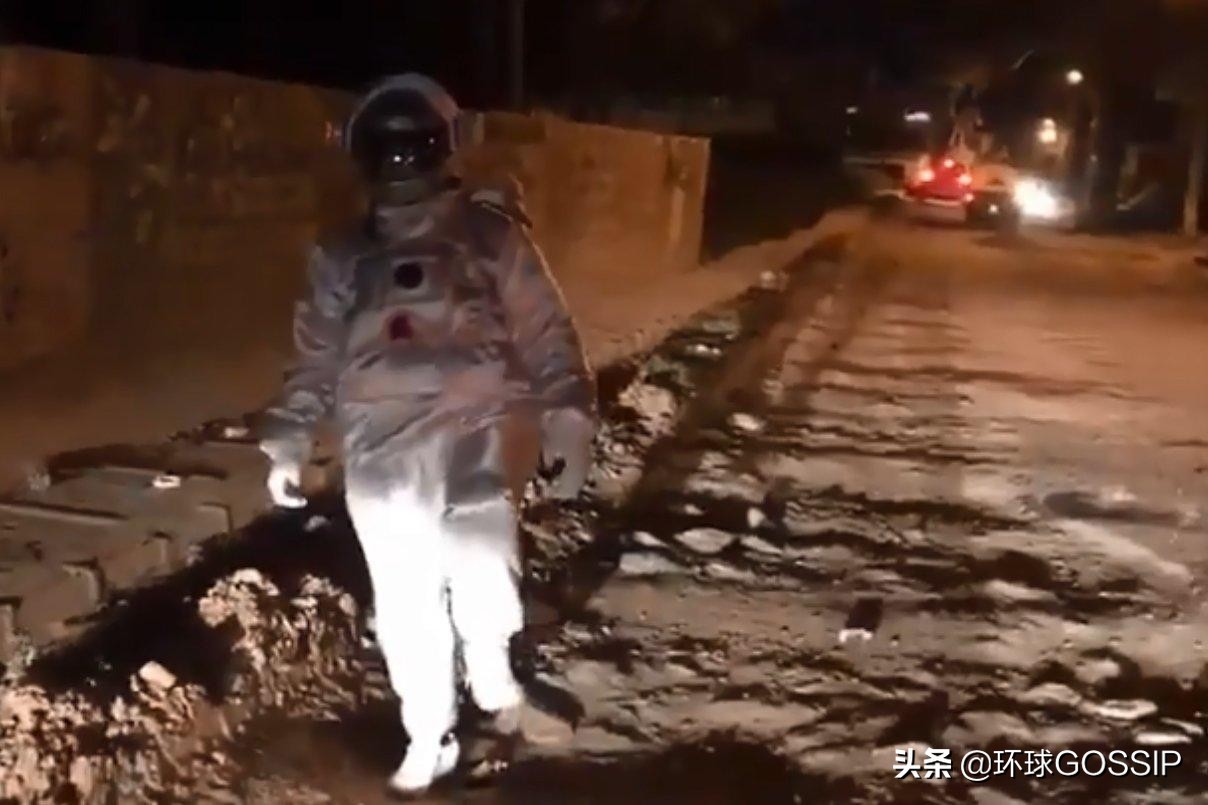 印度艺术家用脑洞大开的艺术手段对付路面坑洼,取得奇效