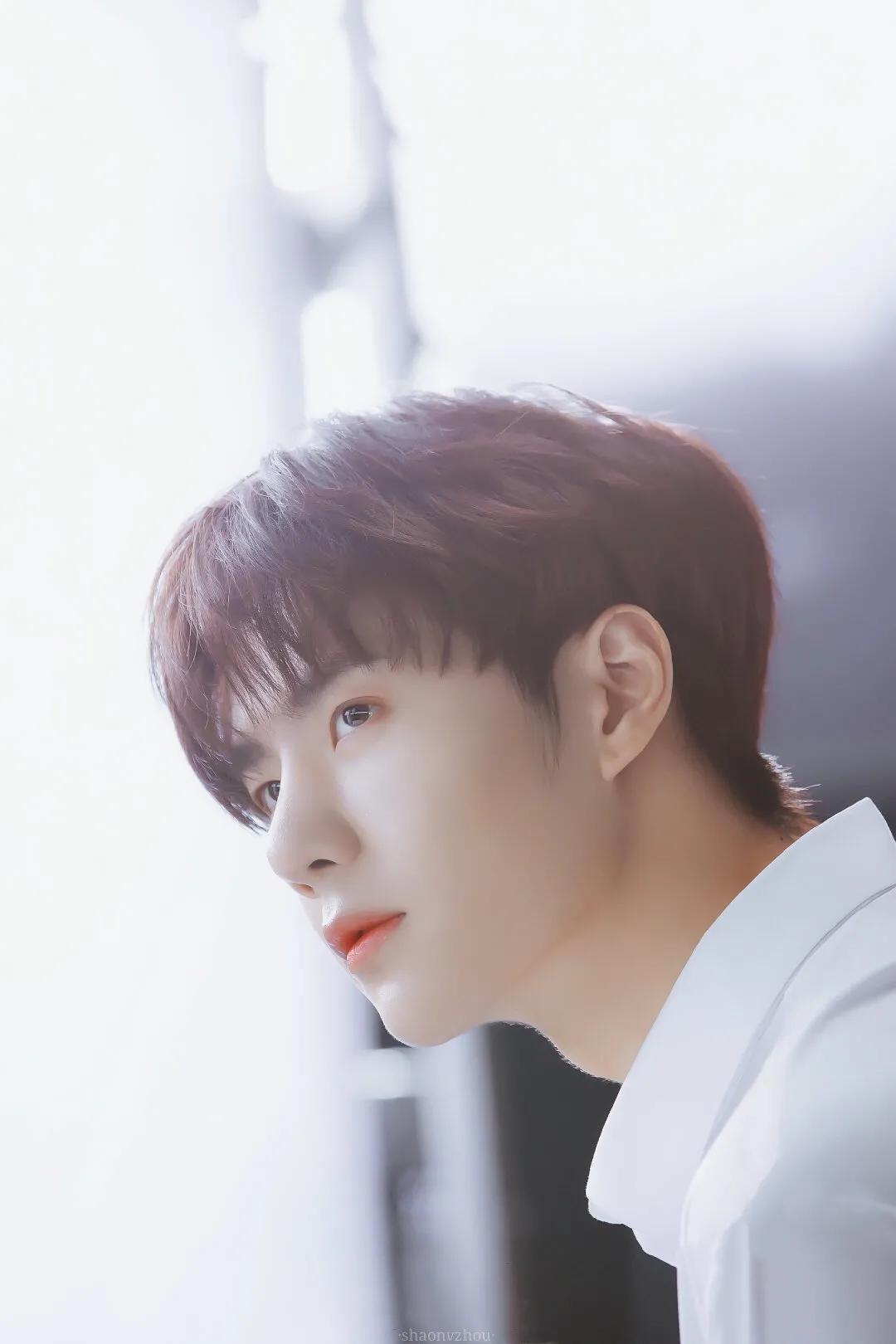 王一博代言的香奈儿蔚蓝味,香水王一博香奈儿蔚蓝