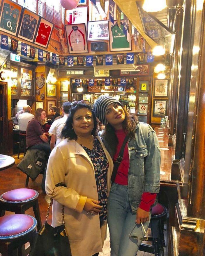 普里扬卡乔普拉海边照,普里扬卡乔普拉电影