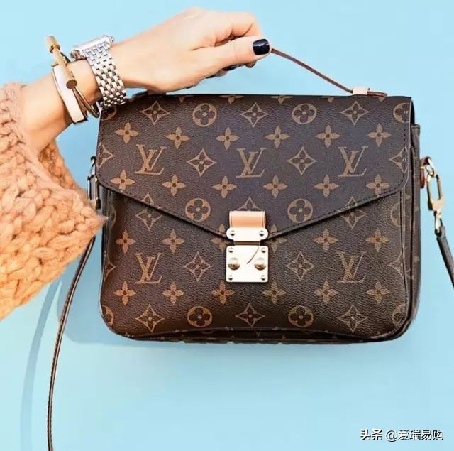 lv和香奈儿和圣罗兰的包包对比,ysl和香奈儿lv包包哪个更高档