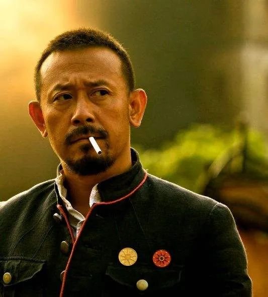 《让*弹子**飞》的深度解析：为什么屠龙少年，终究要变成恶龙