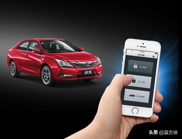 车钥匙被锁后备箱开锁,车钥匙被反锁在车内怎么开锁