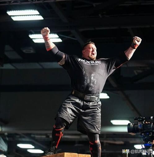 怎么练肩膀使肩膀变宽且有力量感,怎么练能让肩膀变得更宽直角肩