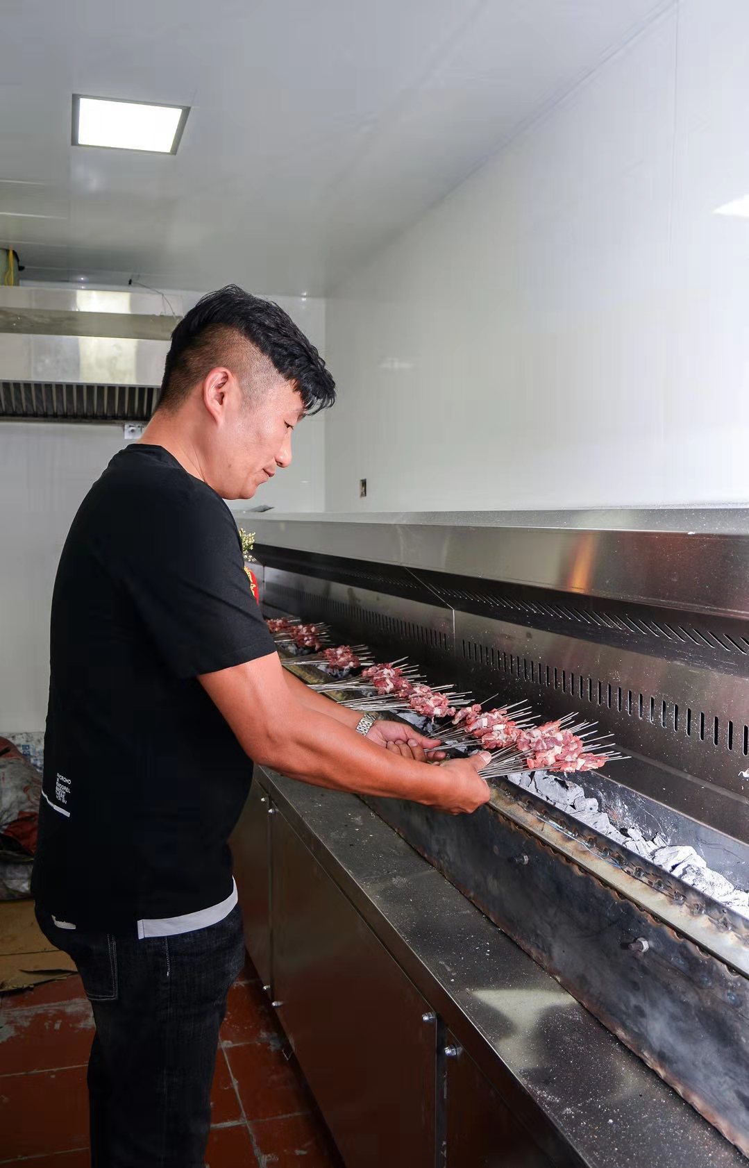 济南小清河南路与二环西路烧烤店,济南烧烤足球队