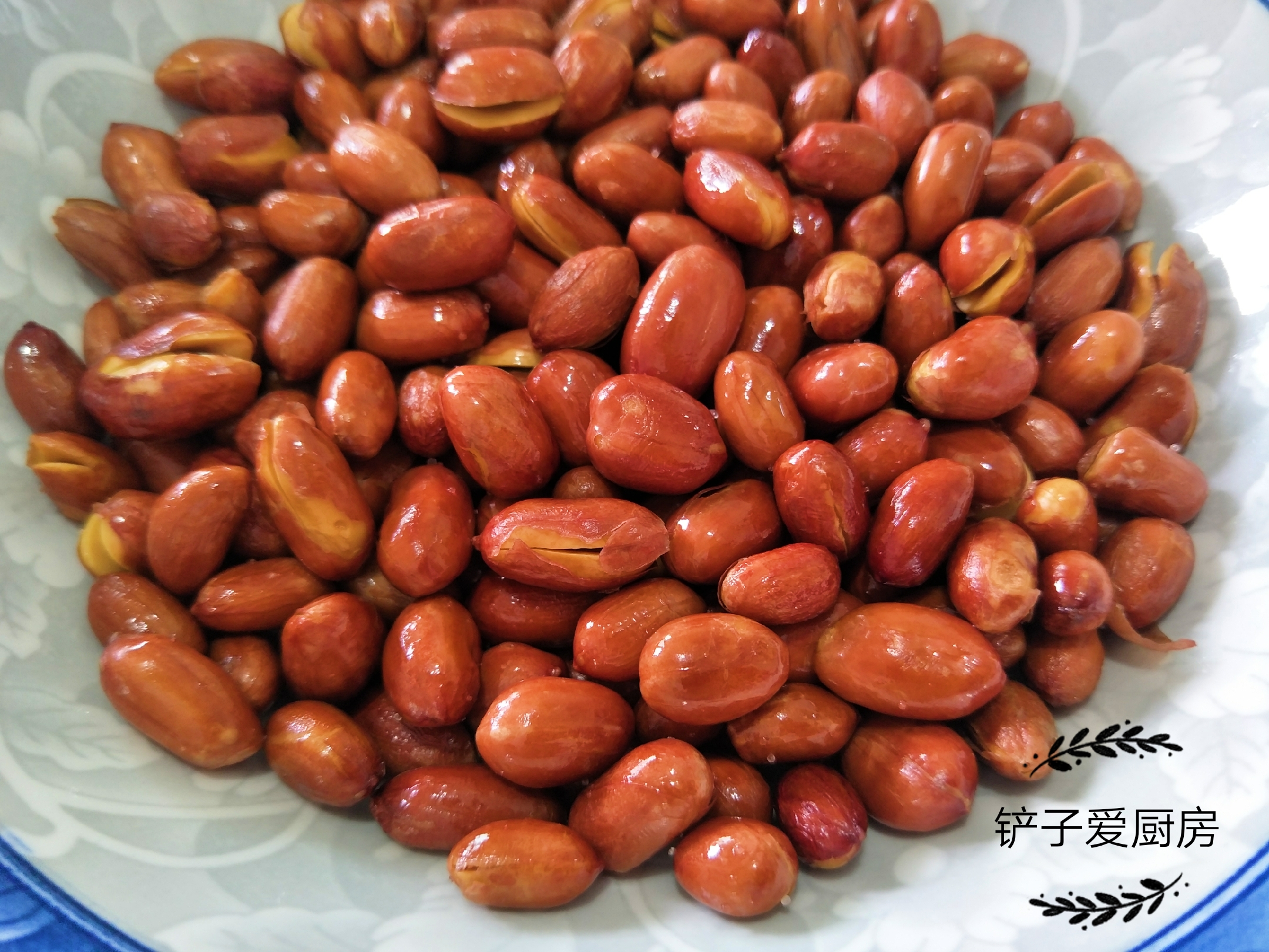 油炸花生米,刚下锅就炸糊了,教你正确做法,花生酥脆不糊不返潮