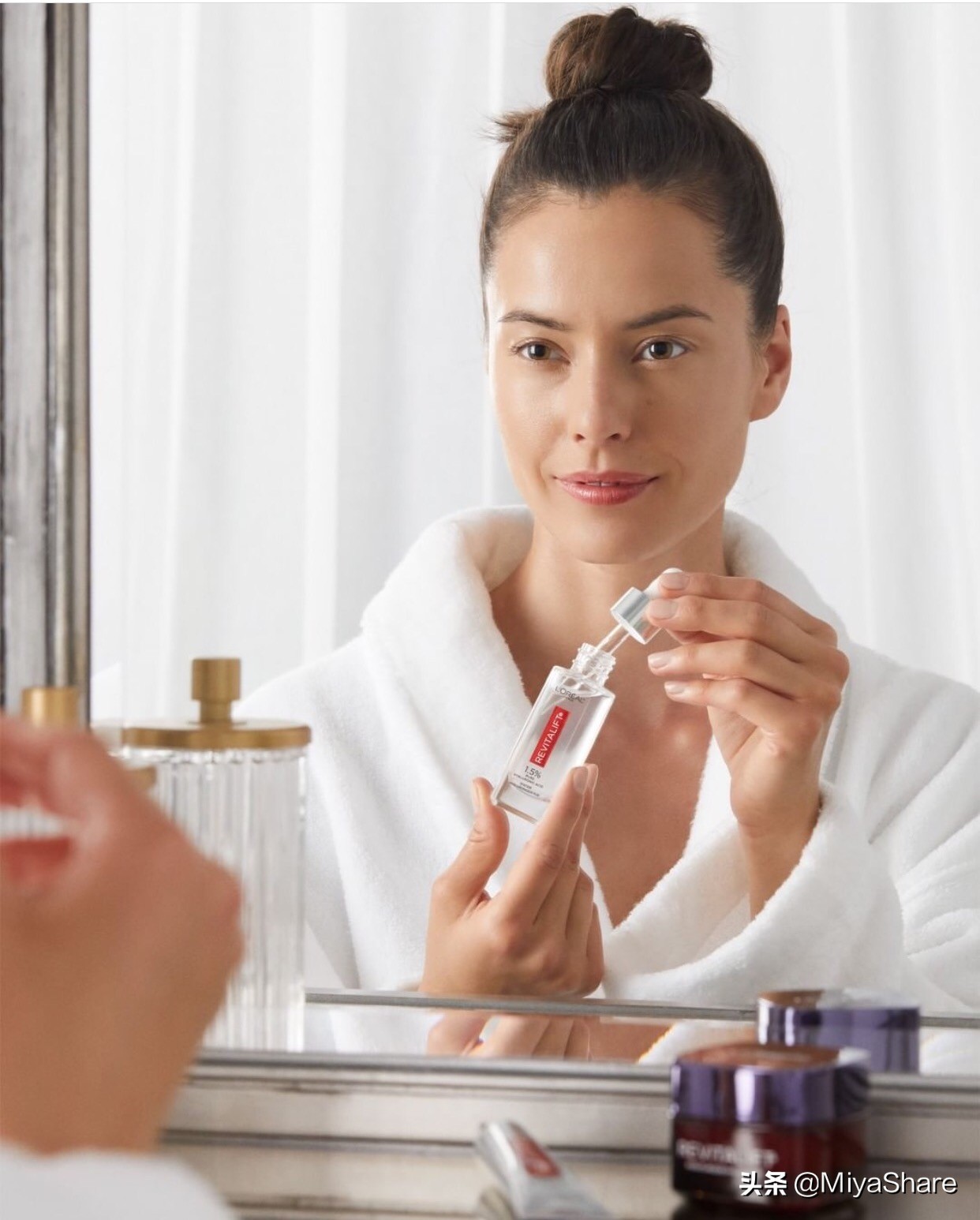 洗完脸水干了再用护肤品,洗完脸皮肤紧绷是因为缺水吗