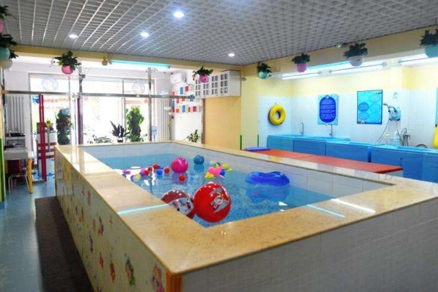 孕妇嫌奶瓶太贵崩溃大哭,孕妈整理待产包